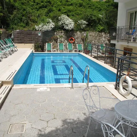 Ξενοδοχείο Club (adults Only)
