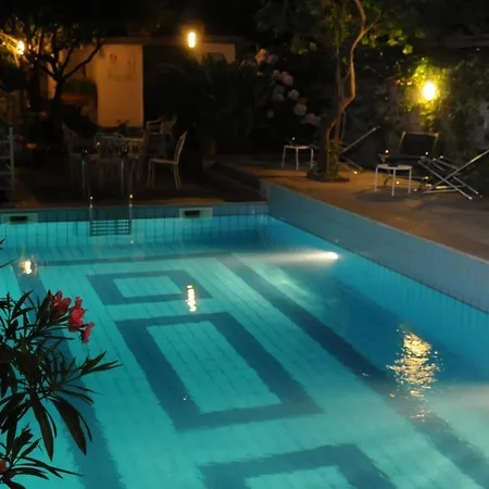 Ξενοδοχείο Club (adults Only) 4*