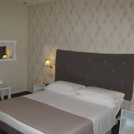 Ξενοδοχείο Club (adults Only) 4*